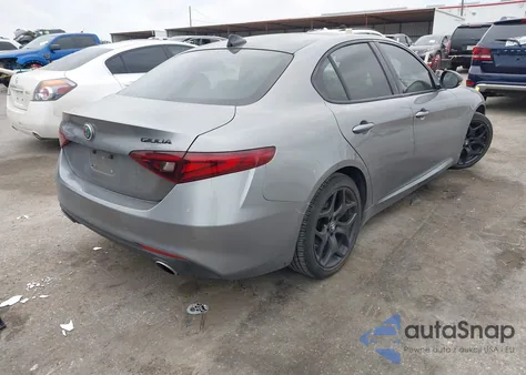 2021 Alfa Romeo Giulia Rwd z USA, uszkodzony, nr VIN ZARFAMAN3M7644958